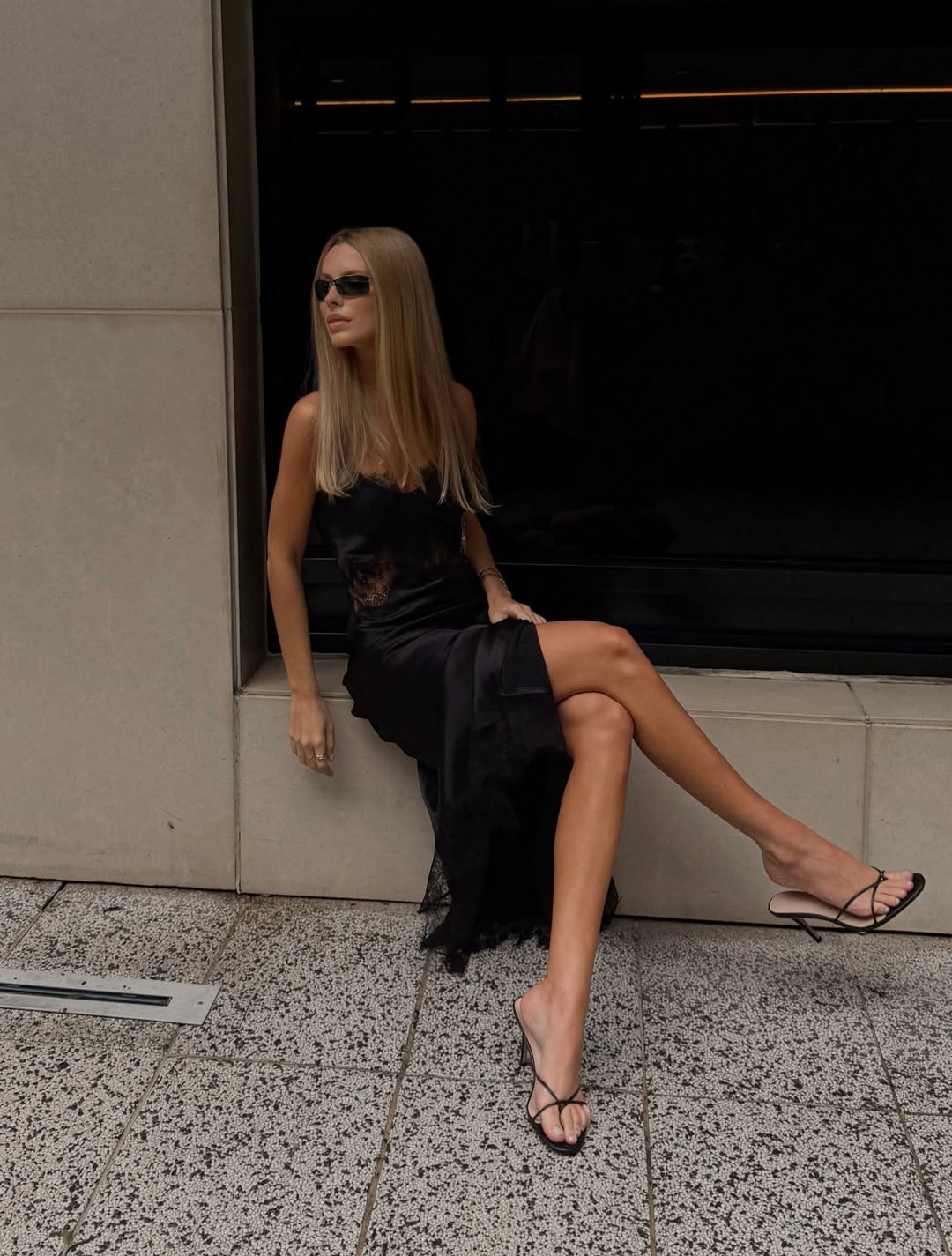 VESTIDO MIDI COM RENDA LORENA