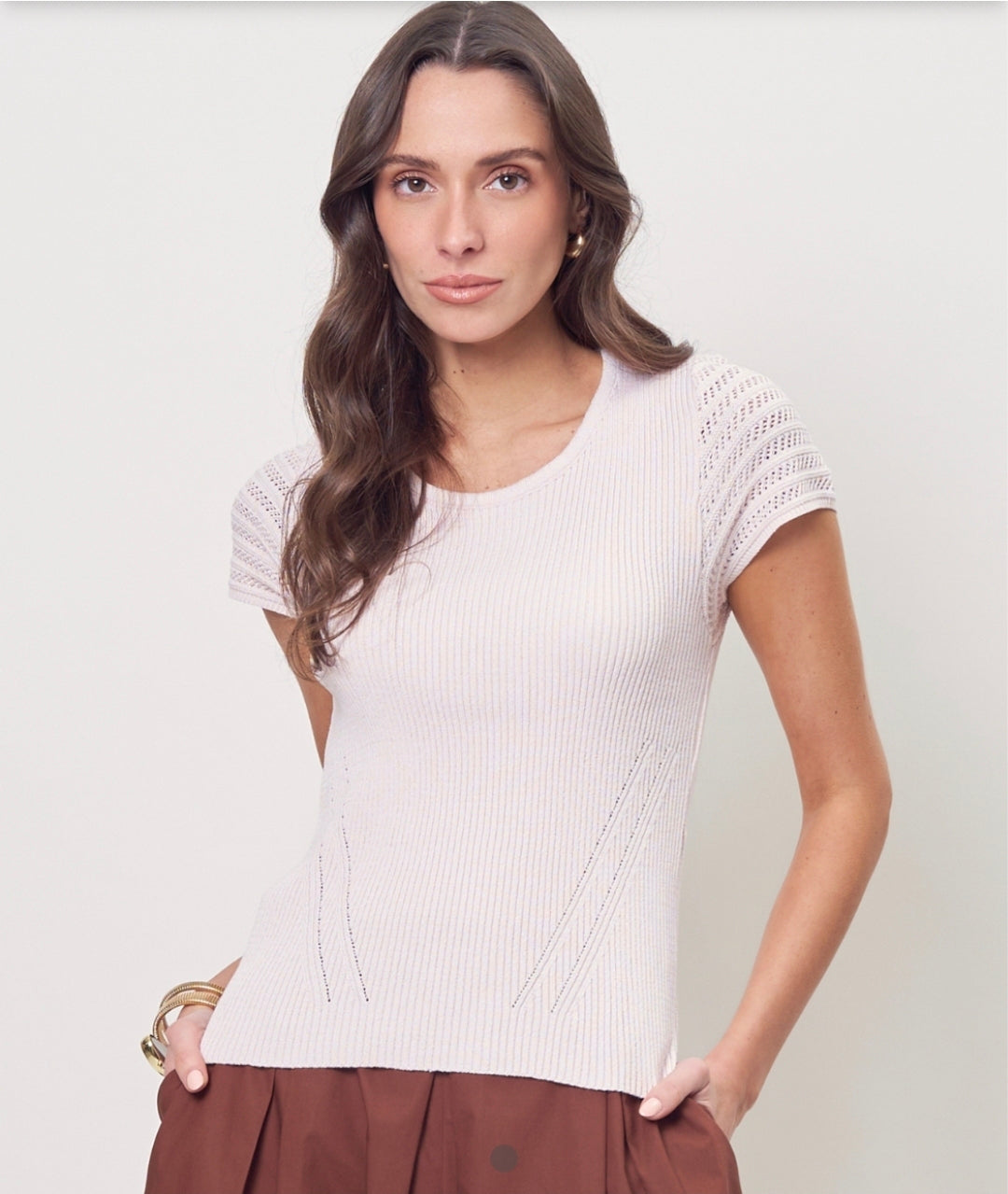 BLUSA TRICOT CANELADA COM MANGA CROCHE