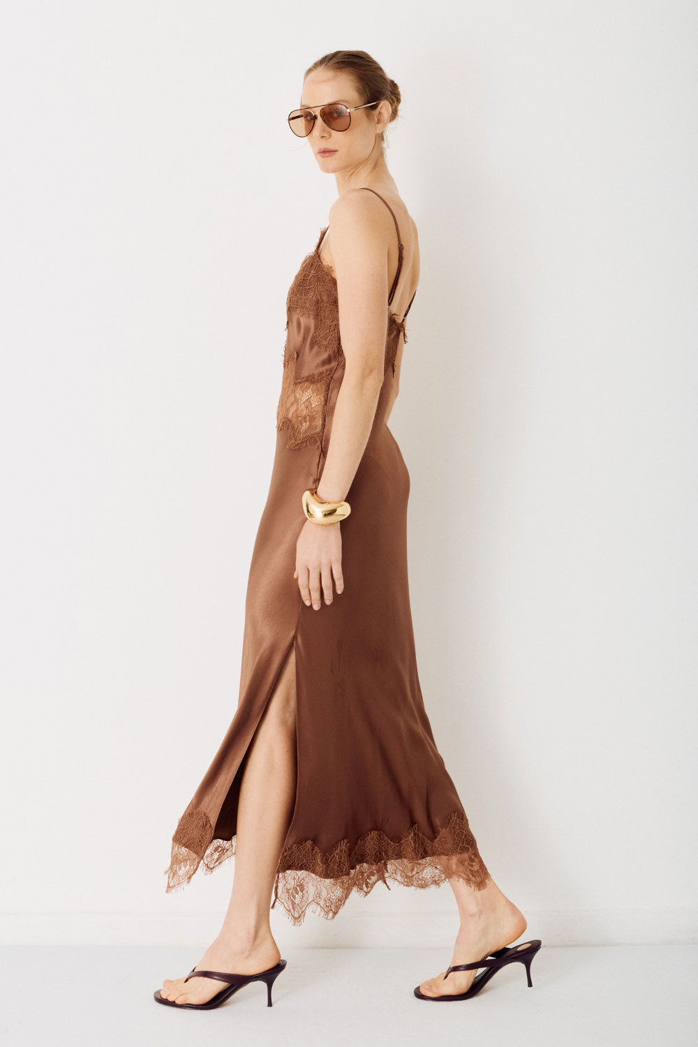VESTIDO MIDI COM RENDA LORENA